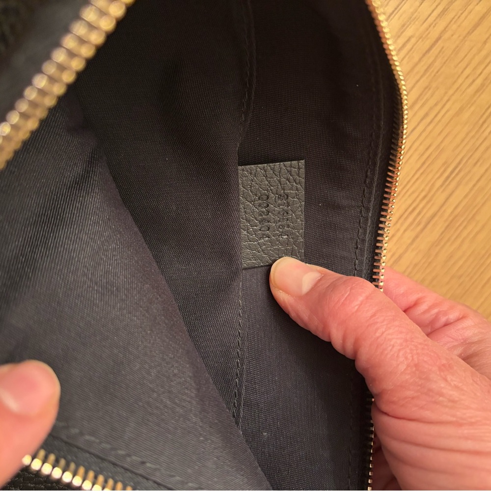 Gucci black  pebbled leather large clutch new - Picture 8 of 9